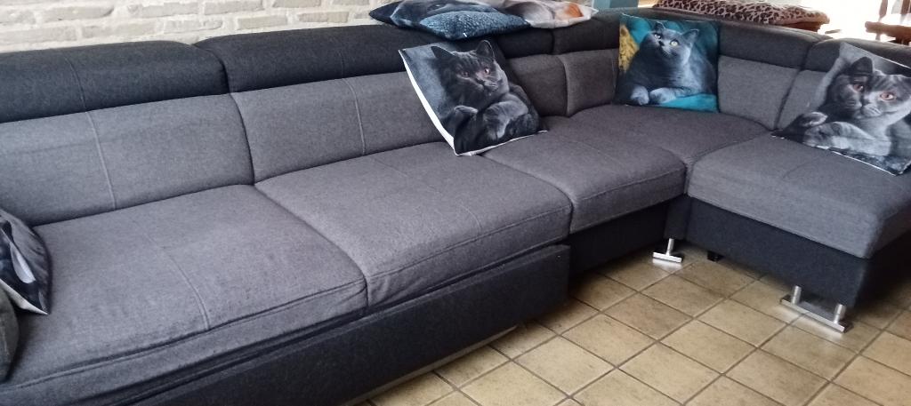 Mobilier gratuit (canapé-lit, table, chaises, armoire), Enlèvement