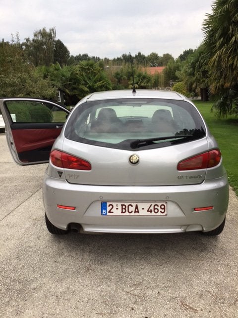 ALFA ROMEO 147, Autos, Argent ou Gris, Achat, Boîte manuelle, Particulier