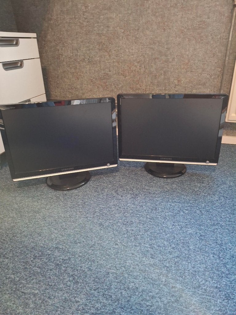 Monitoren Samsung, Computers en Software, Ophalen, Zo goed als nieuw, DVI