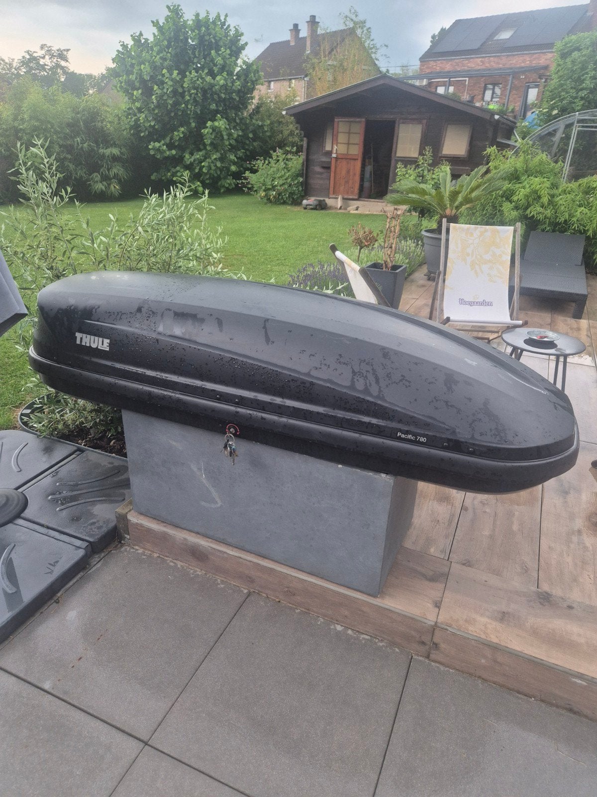 Thule Pacific (L) 780 | Anthracite

Coffre de toit, Enlèvement