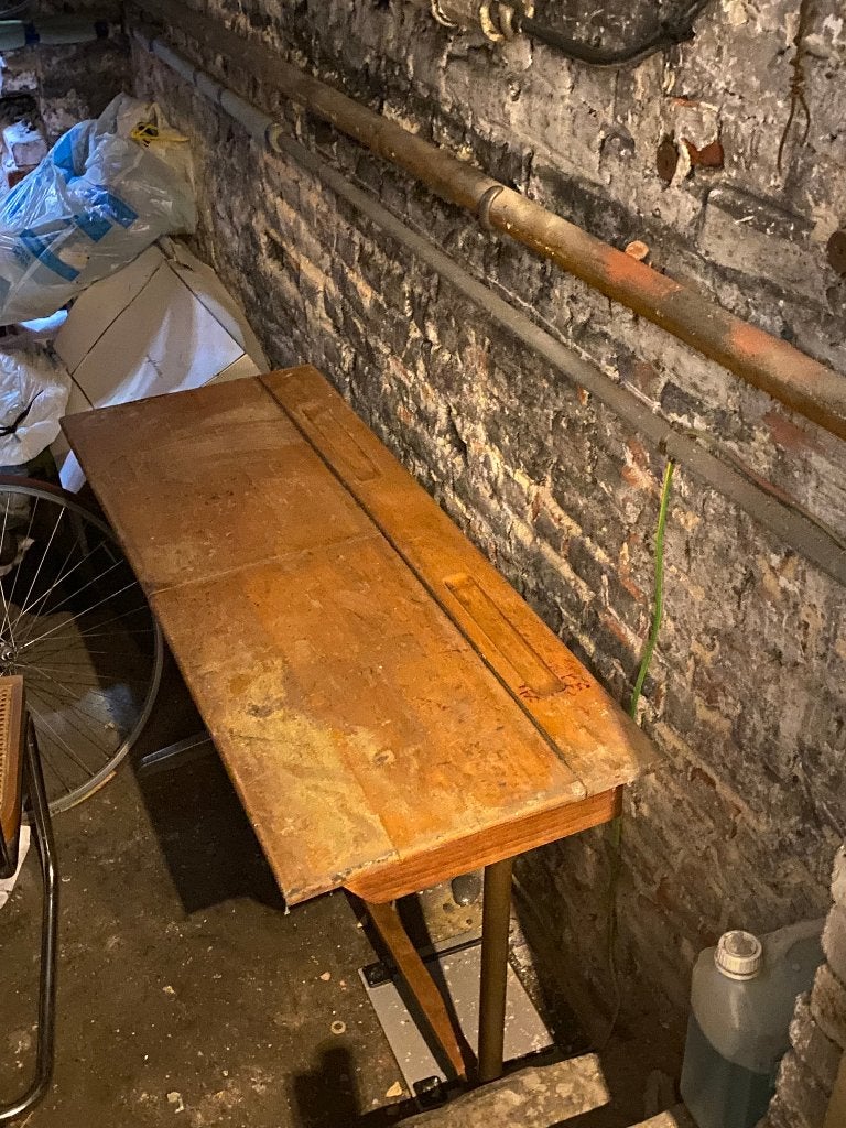 Ancien pupitre table bureau d’écolier en bois vintage, Vintage, Enlèvement, Bois