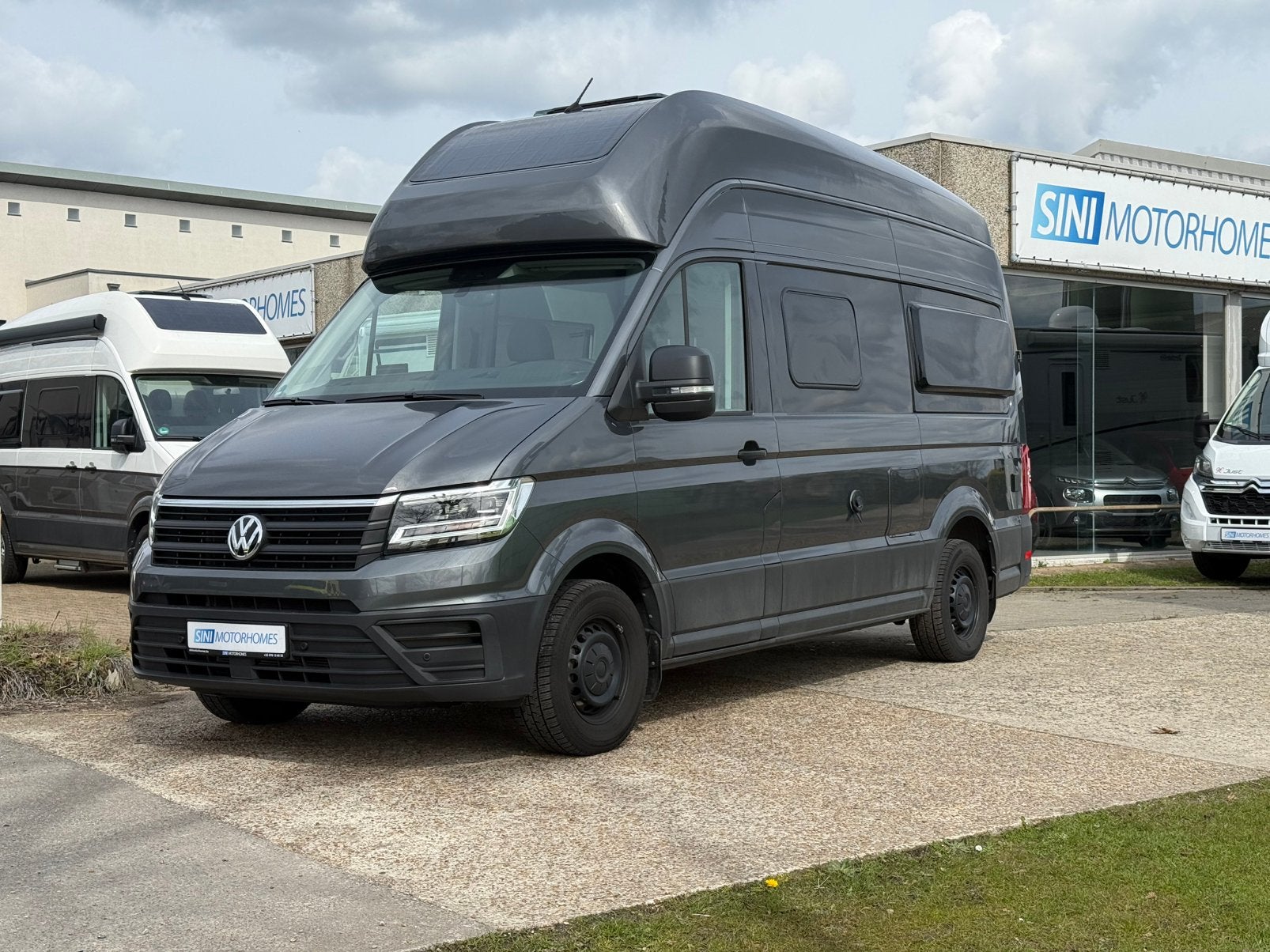 Vw Grand California - OFFRES D'ÉTÉ - 2024 - 10 000 KM **, Caravanes & Camping, Camping-cars, Jusqu'à 4, Volkswagen, Diesel, Automatique