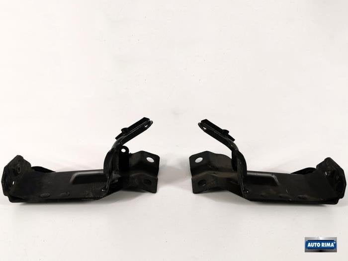 Radiateurbalk van een Volvo V60, Gebruikt, -, -, Ophalen of Verzenden