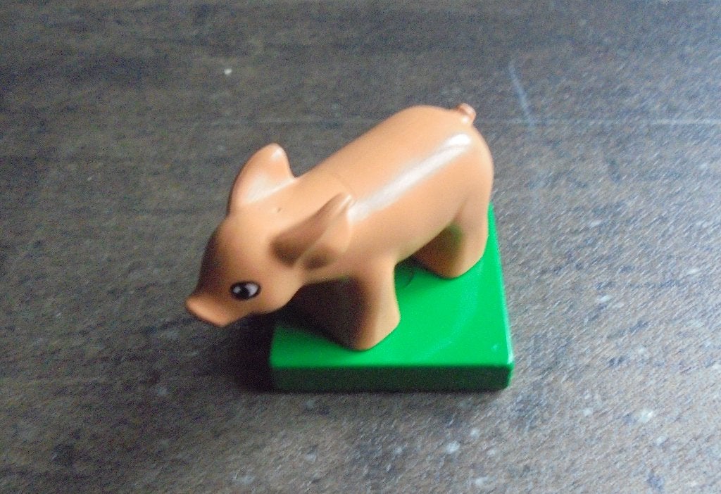 Lego Duplo Animal On Green Base Pig Baby (zie foto's) 10, Enlèvement ou Envoi, Utilisé, Briques en vrac, Duplo