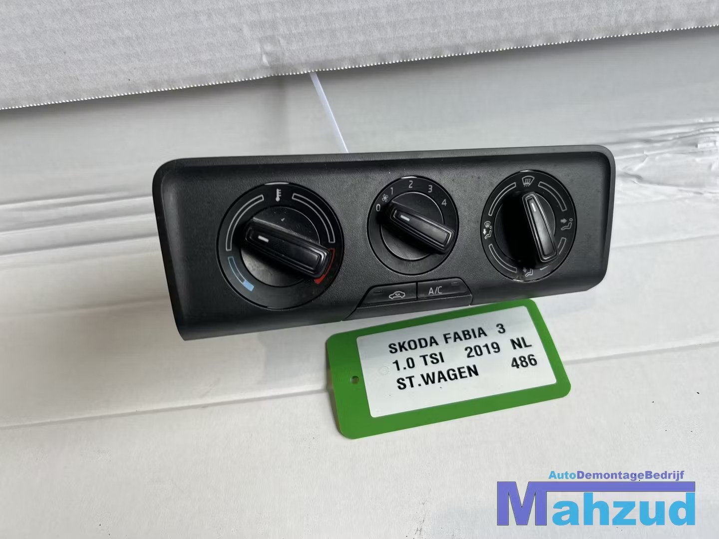 SKODA FABIA 3 kachel airco paneel 2014-2021, Infoline@skoda-auto.cz, Tr. Vaclava Klementa 869
293 01  Mlada Boleslav, CZ, Utilisé