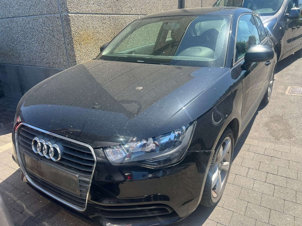 Audi A1 1.6 TDI 105CV / 3 Portes / Airco / Radar de Recul /, Auto's, Voorwielaandrijving, 4 cilinders, Zwart, Bedrijf