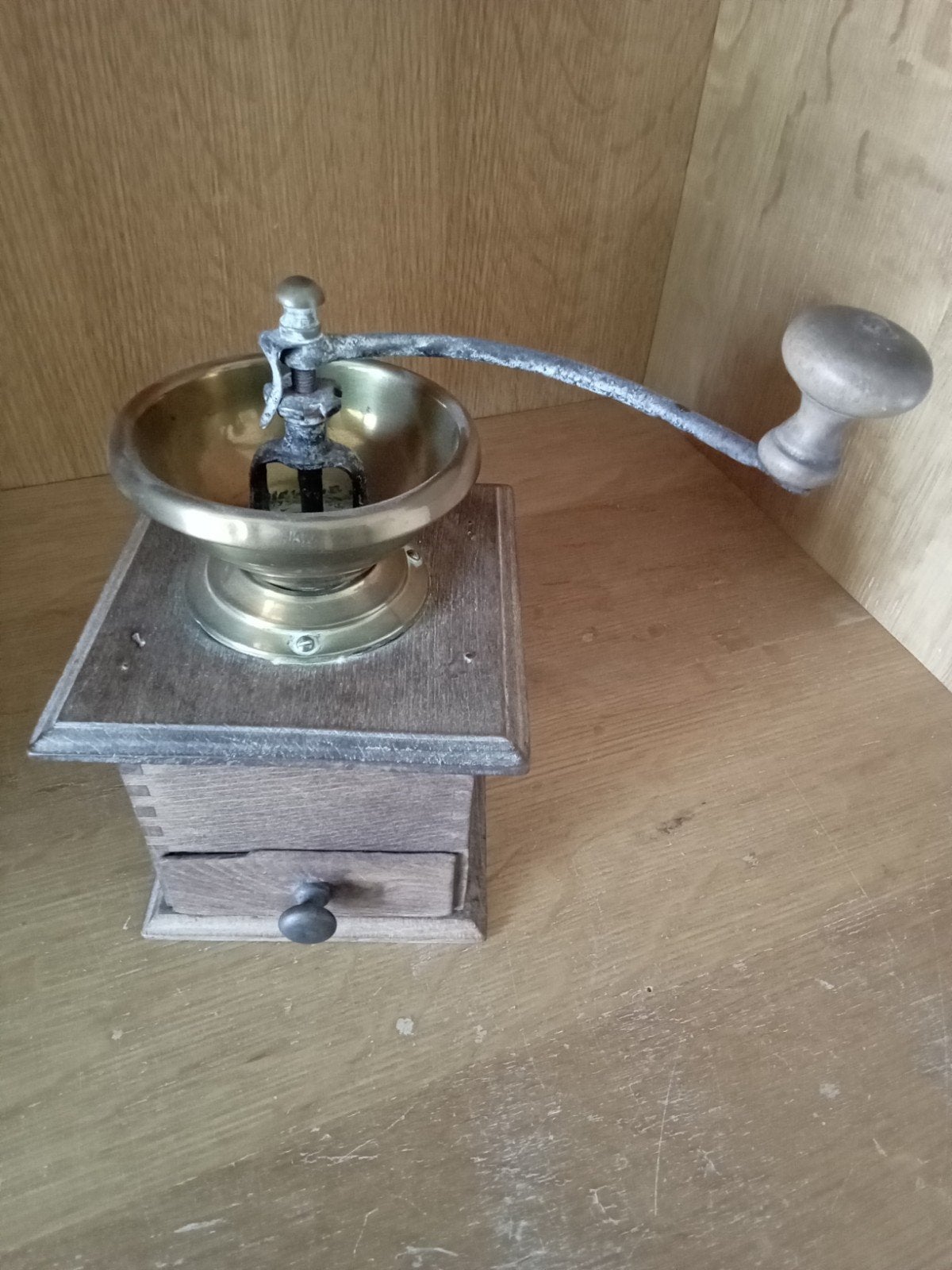 Antieke koffiemolen, Antiek en Kunst, Ophalen