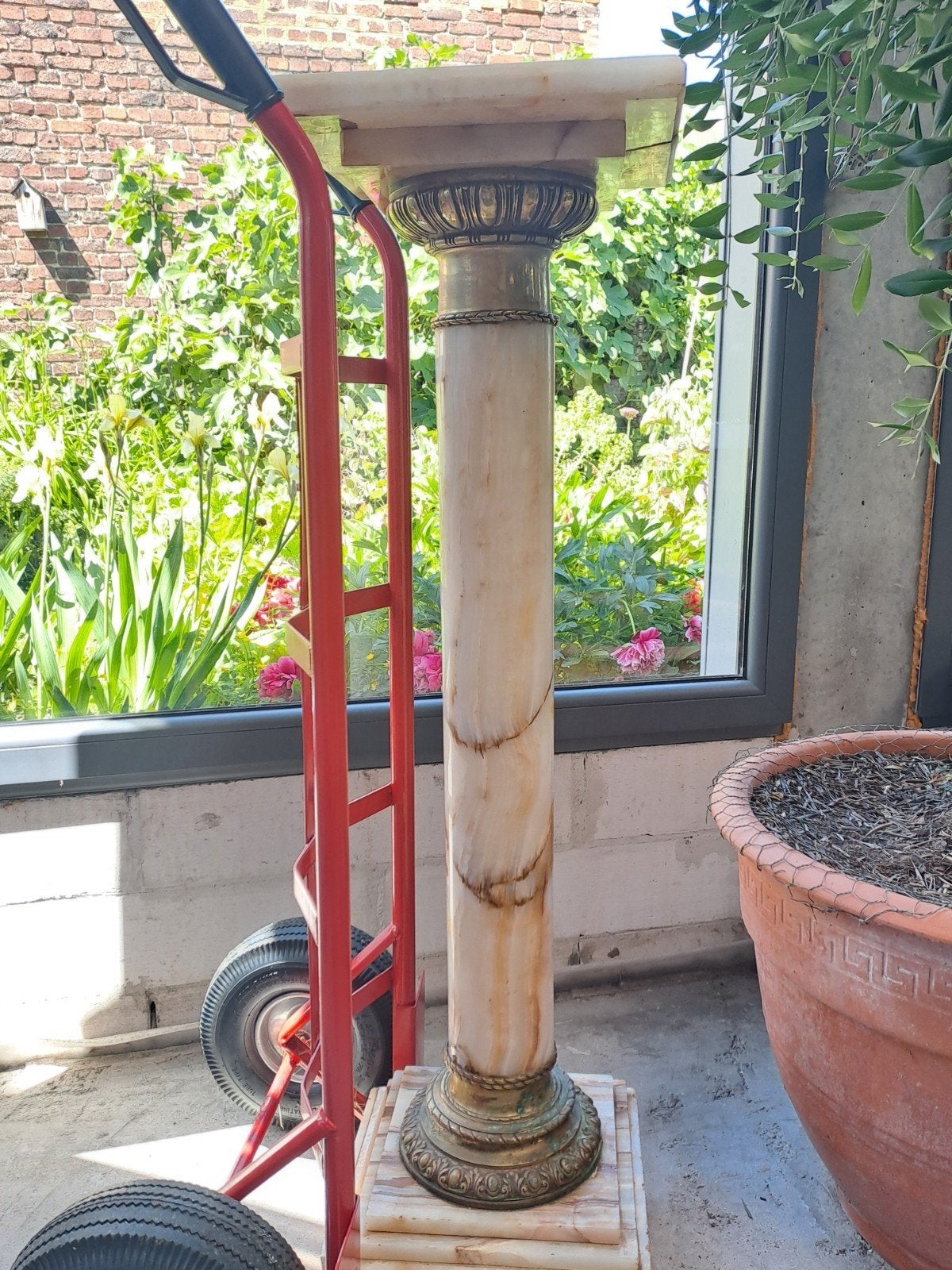 Sellette ,colonne en onyx et bronze, Enlèvement, Utilisé