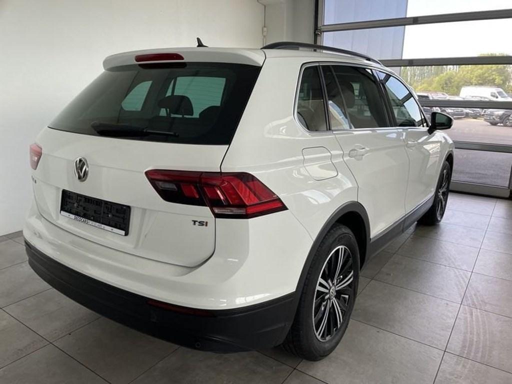 Volkswagen Tiguan Navigatie / DAB / Carplay-Android / TOPST, Autos, Volkswagen, Achat, Euro 6, Boîte manuelle, Noir