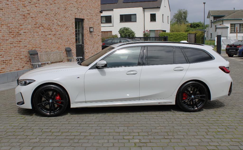BMW 330i Touring Automaat bwj 07/2024 M-Pack 19000km !!!, Auto's, BMW, Automaat, 1998 cc, Achterwielaandrijving, https://public.car-pass.be/vhr/1204c237-649b-4c33-b62f-5702728ff3fd