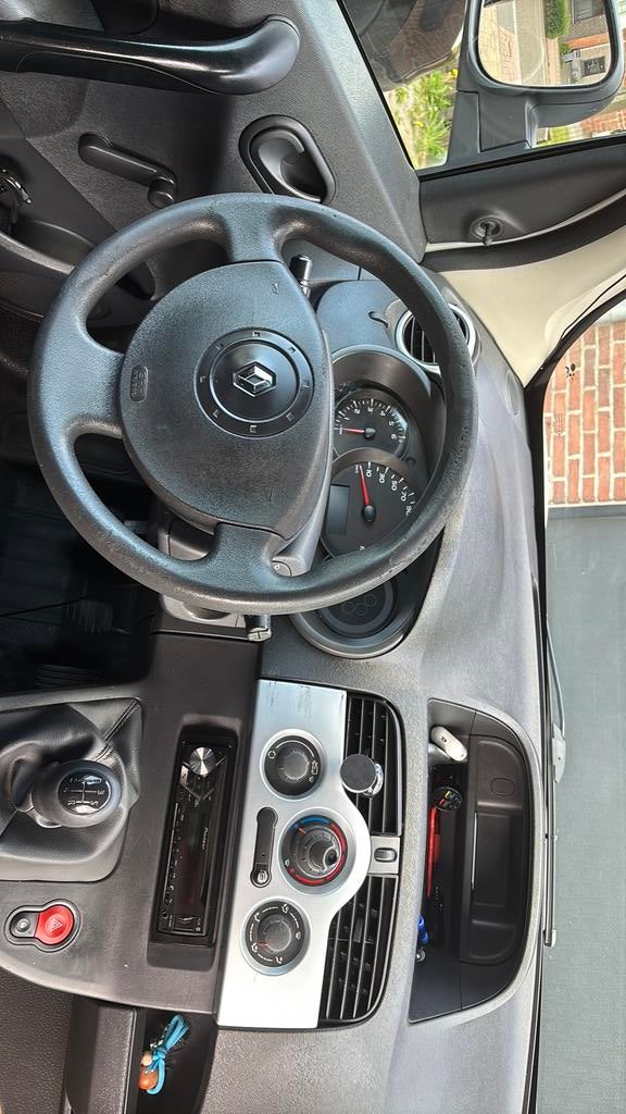 Renault kangoo 2500€, Auto's, Euro 5, Stof, Wit, Particulier