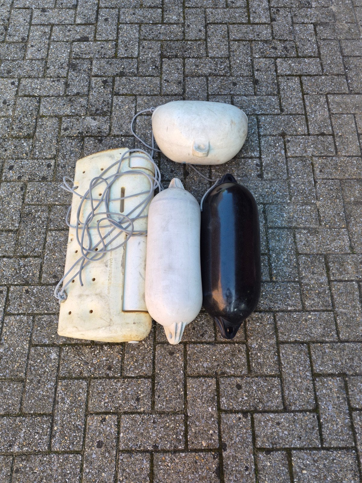 Fenders te koop, Enlèvement, Utilisé, Ancrer et Accoster, Voilier ou Bateau à moteur