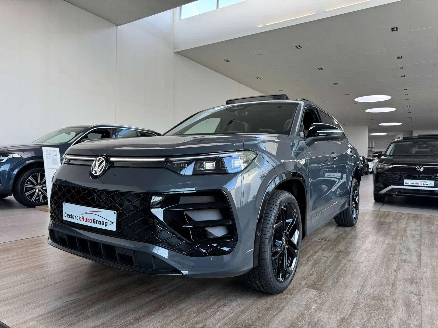 Volkswagen Tayron HYBRID DSG*R-LINE*BLACK EDITION*FULL OPTIO, Autos, Argent ou Gris, Achat, Euro 6, Noir
