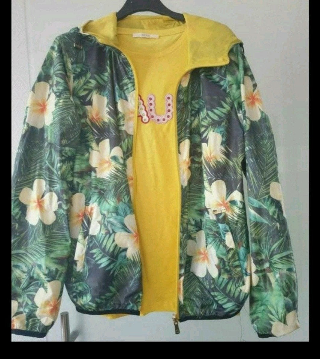 windbreaker en t shirt gaudi L, Kleding | Dames, Ophalen of Verzenden, Maat 42/44 (L)