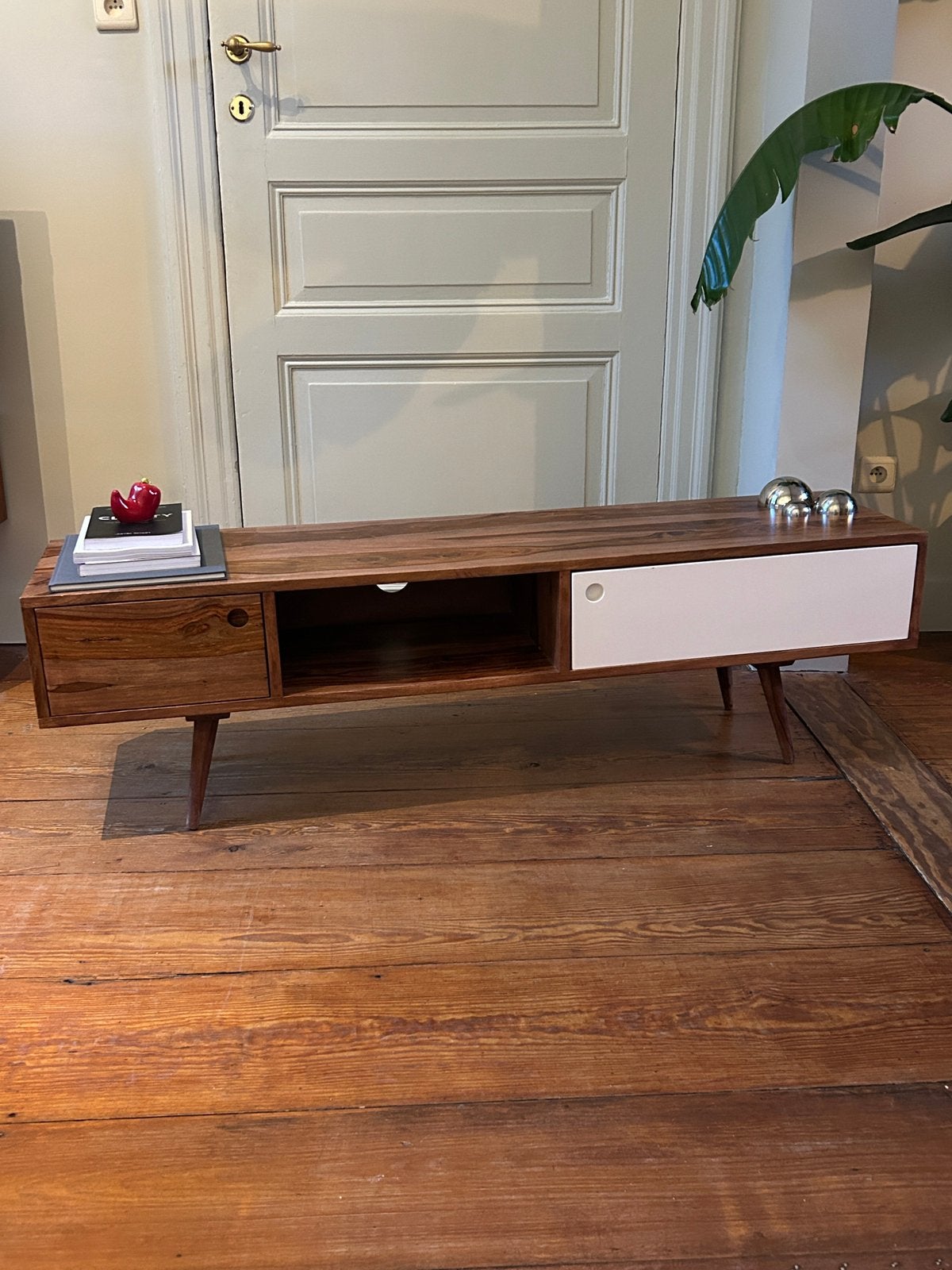 Massief houten tv-kast / tv-meubel – retro stijl, Ophalen, 100 tot 150 cm, Zo goed als nieuw, Minder dan 100 cm