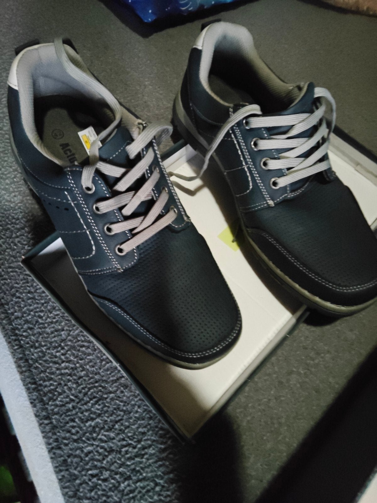 Nieuwe schoenen, Ophalen