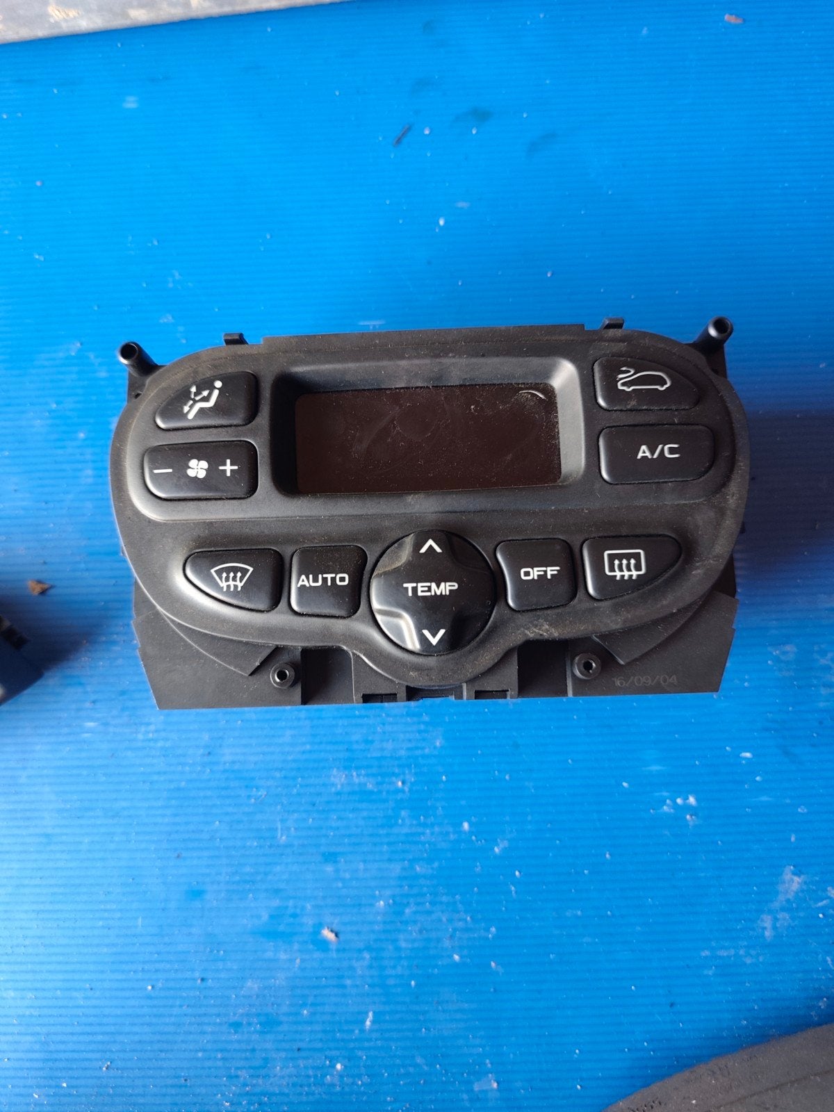 Commande climatisation Peugeot 206 cc, Auto diversen, Autoradio's, Ophalen of Verzenden