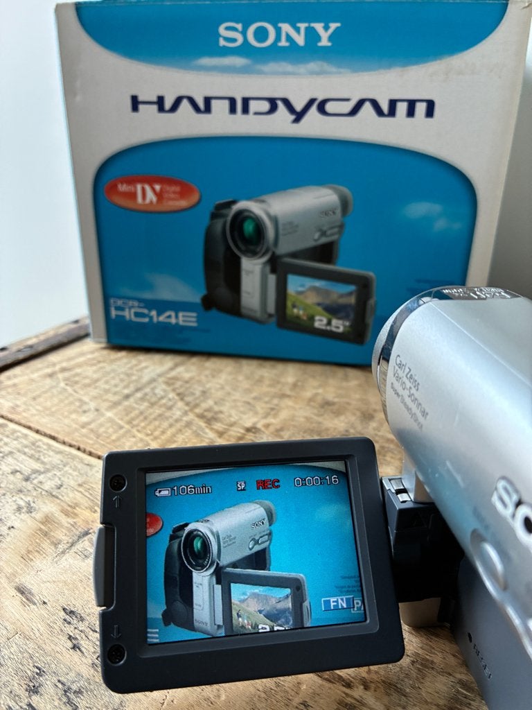 Sony Mini DV camera - met extras., Enlèvement ou Envoi, Caméra, Utilisé, 20x ou plus