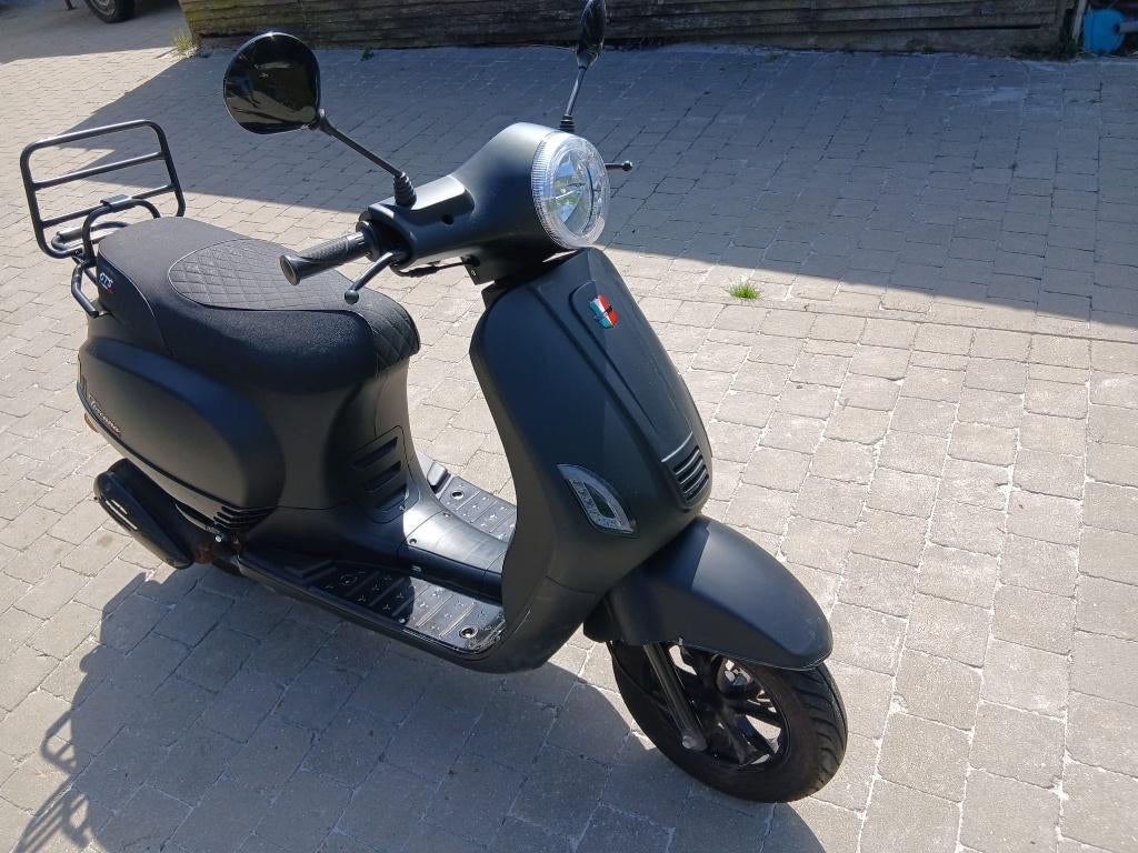 GTS TOSCANA, Fietsen en Brommers, Ophalen, GTS toscana, 50 cc
