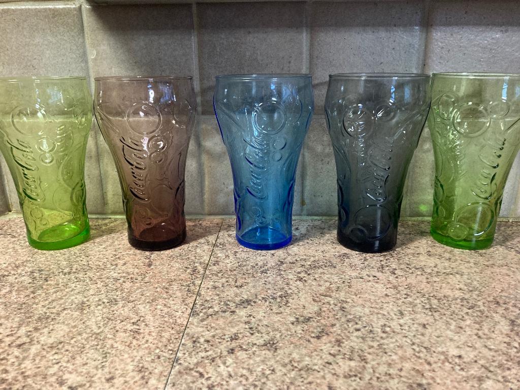 5 gekleurde coca cola glazen (nieuw), Ophalen of Verzenden, Nieuw, Glas, Glas of Glazen