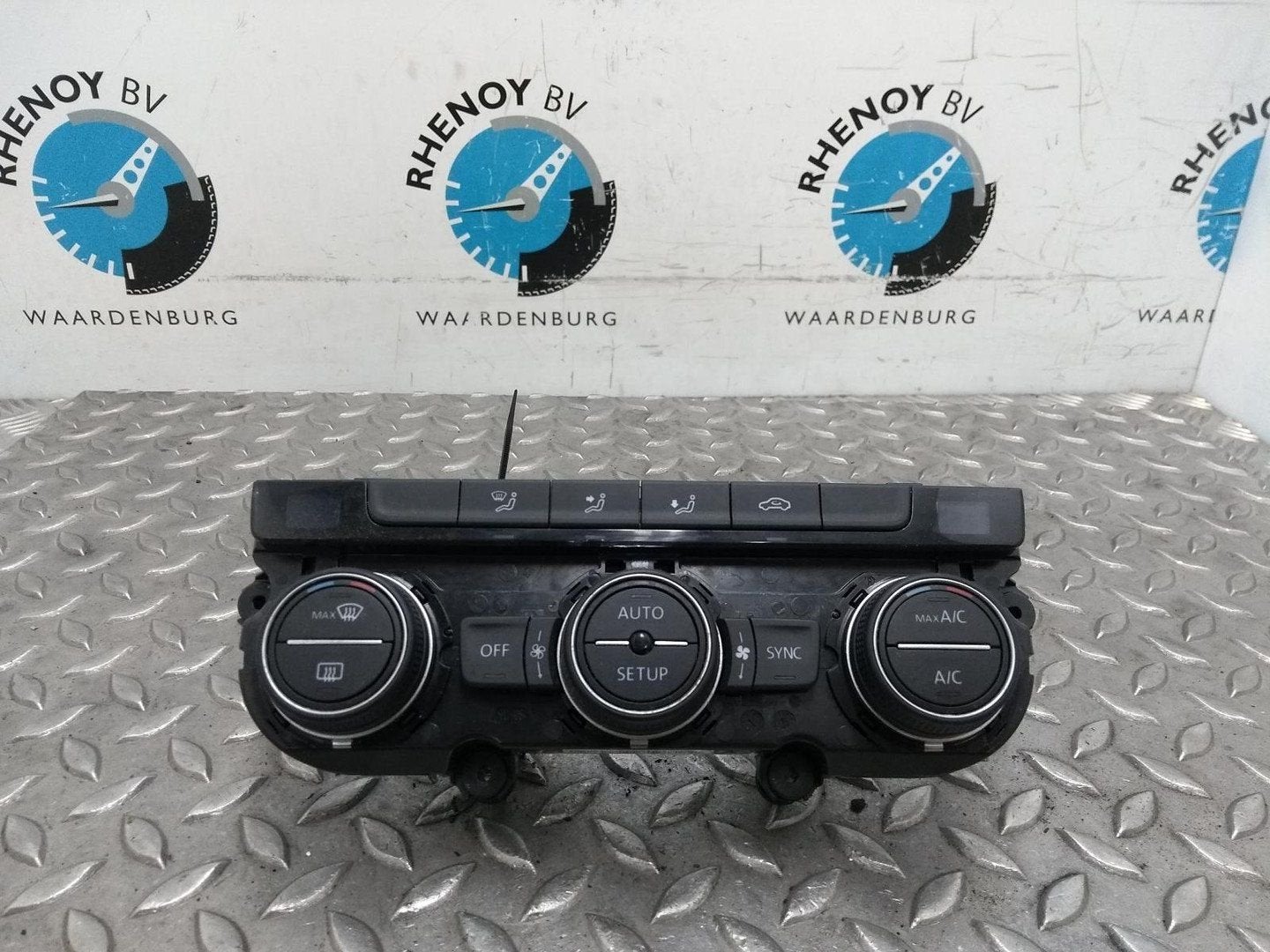 VOLKSWAGEN GOLF BlueMotion Technology KACHEL BEDIENINGSPANEE, Enlèvement ou Envoi, Utilisé, ARN reconnu