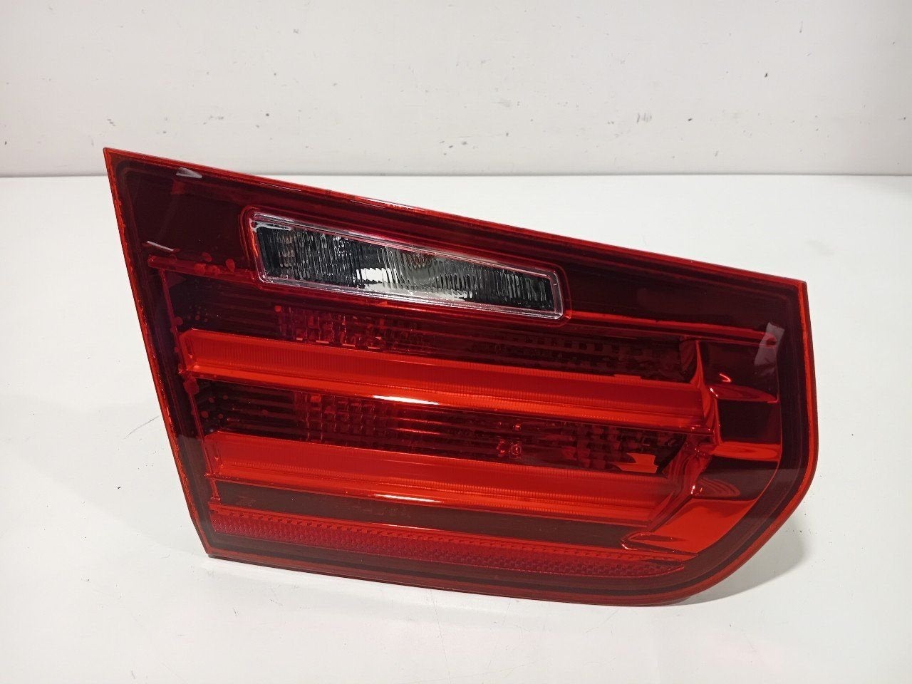 Achterlicht kofferdeksel achterklep links BMW 3 serie, Auto-onderdelen, Onderdelen@venauto.nl, Van der Ven Autorecycling B.V.