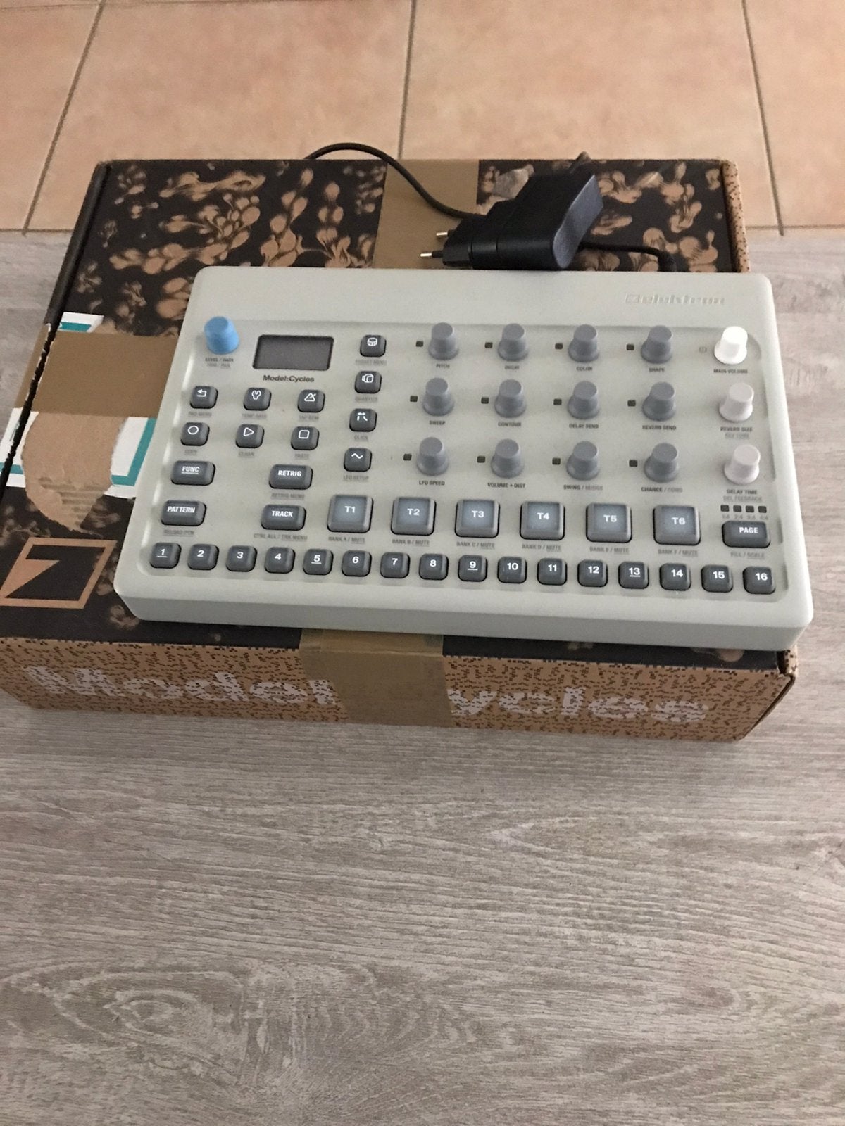 Groovebox/Elektron-model: Cycles FM-synthesizer, Muziek en Instrumenten, Ophalen, Zo goed als nieuw