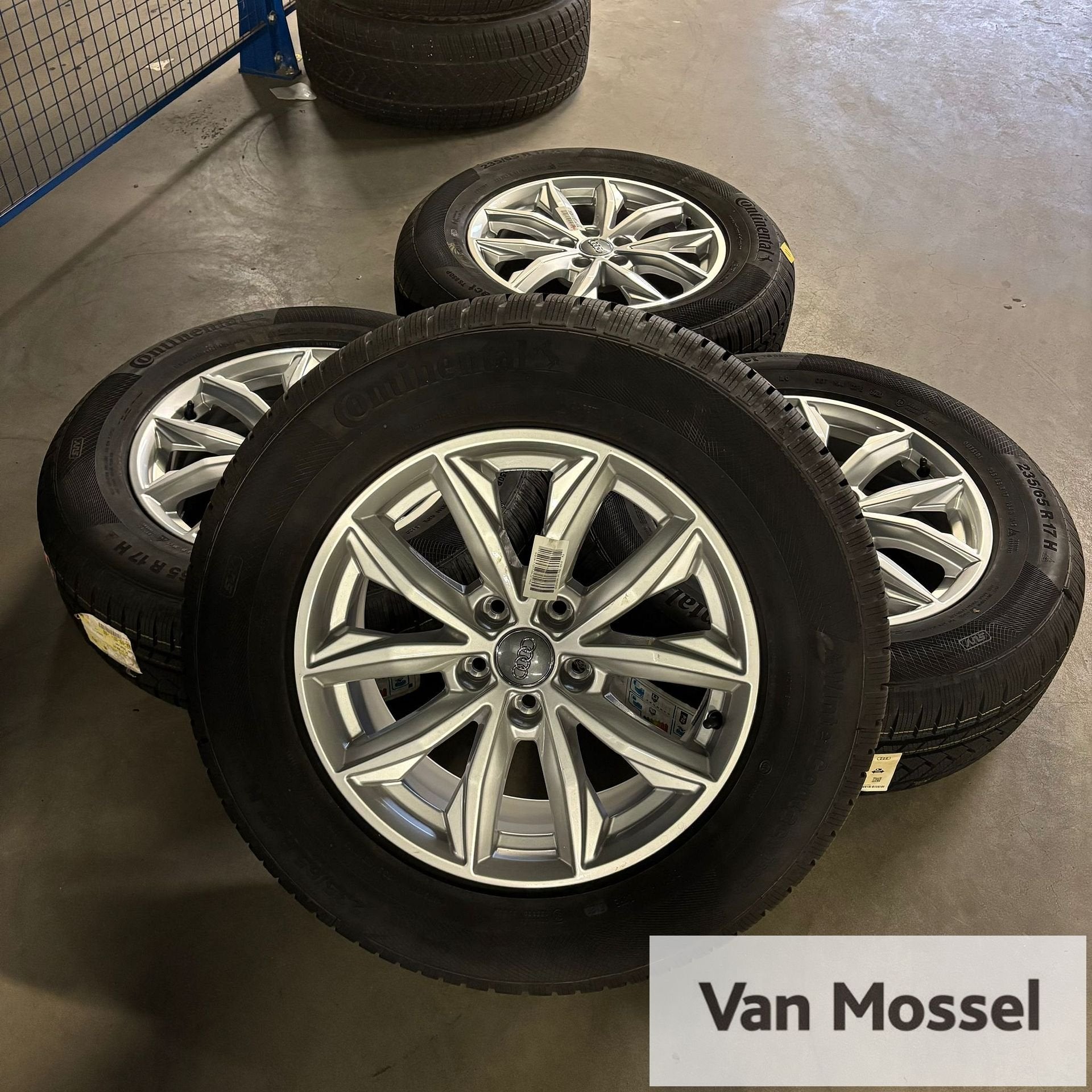 Audi Q5 Continental Wintercontact TS850 P 235/65/R17 104H, Pneus et Jantes, Pneus hiver, Véhicule de tourisme, -