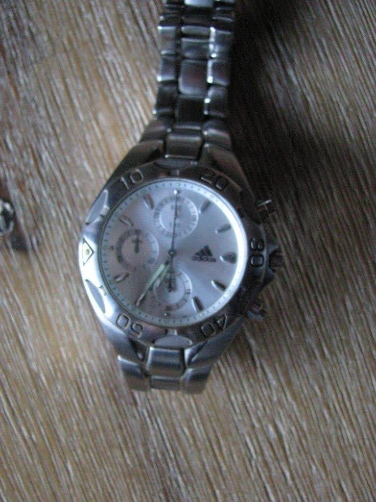 Montre adidas-fonctionne., Bijoux, Sacs & Beauté, Autres marques, Acier, Utilisé, Acier