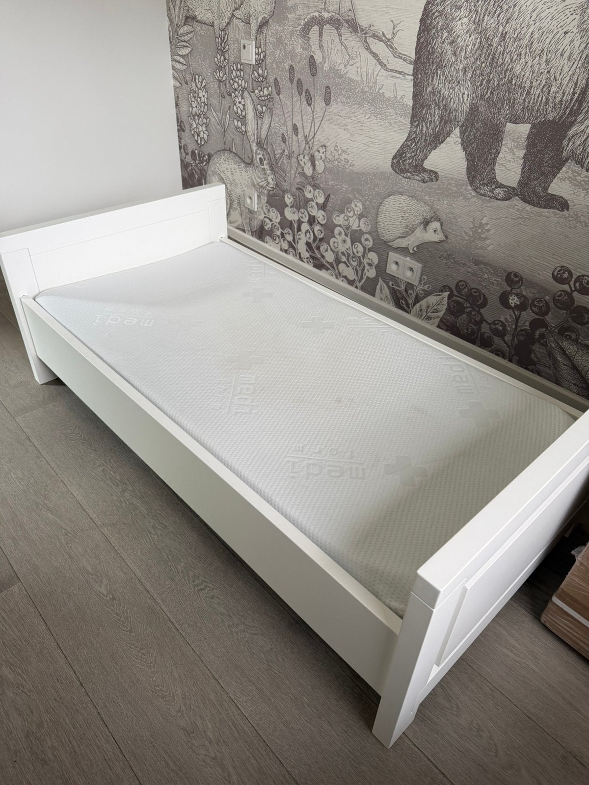 Baby/groei bedje 140 cm met reflux matras, Huis en Inrichting, Ophalen, Wit, Overige maten, Verstelbaar