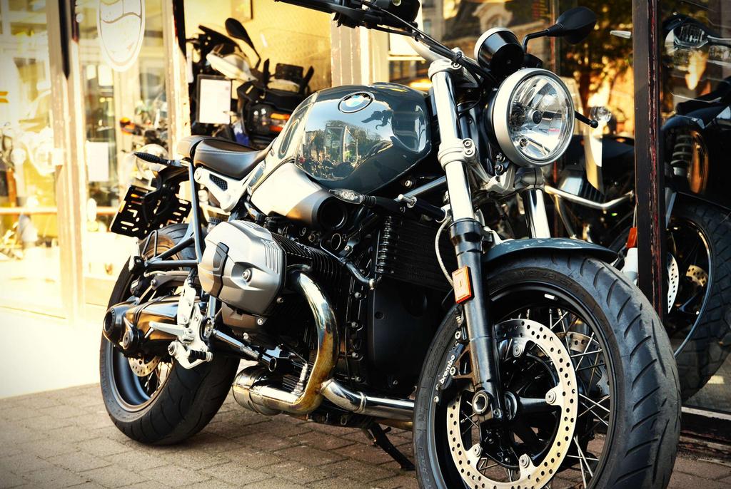 BMW Nine’t Pure, Motos, Plus de 35 kW, Permis Moto A1 minimum, 2 cylindres, Particulier