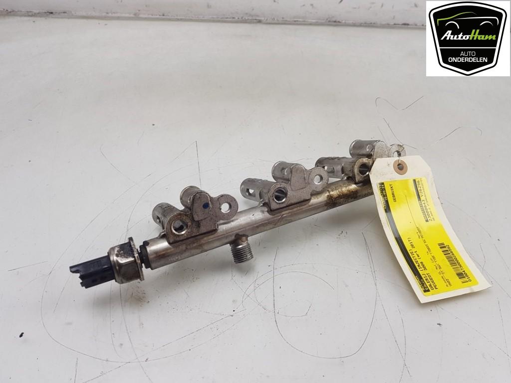 RAMPE D'INJECTION Peugeot 3008 II (M4 / MC / MJ / MR), Autos : Pièces & Accessoires, Utilisé, Peugeot