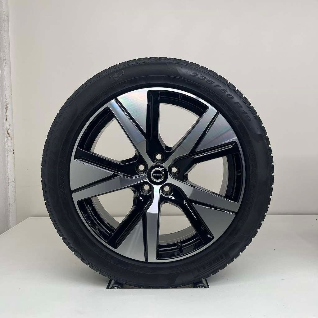 Volvo XC40 - 19 inch - winterbanden, Auto-onderdelen, Banden en Velgen, 19 inch, Gebruikt, Banden en Velgen, 235 mm