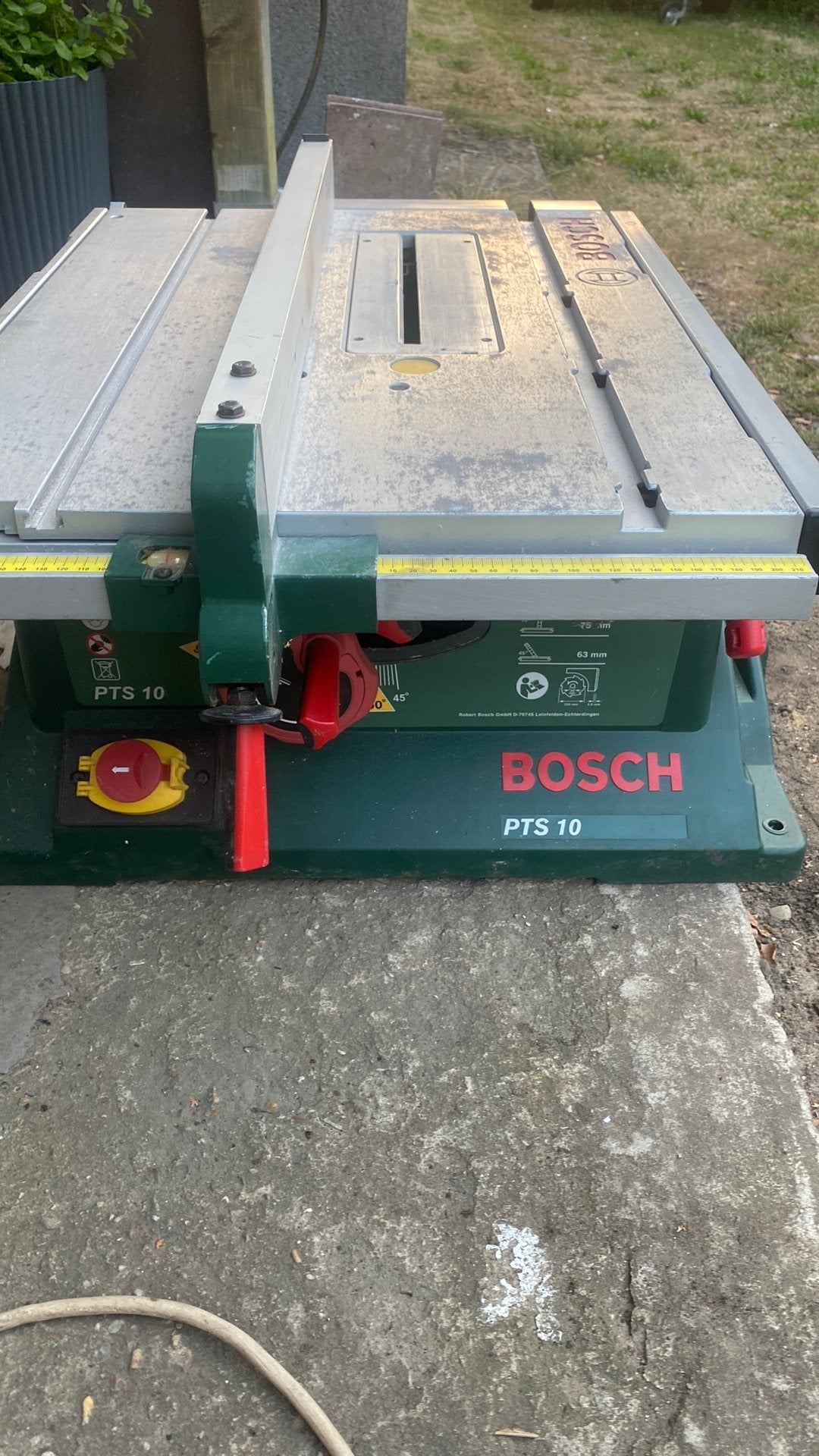 Scie bosch PTS 10 a réparé ou pour piece, Enlèvement, Utilisé, 600 à 1200 watts, Scie circulaire