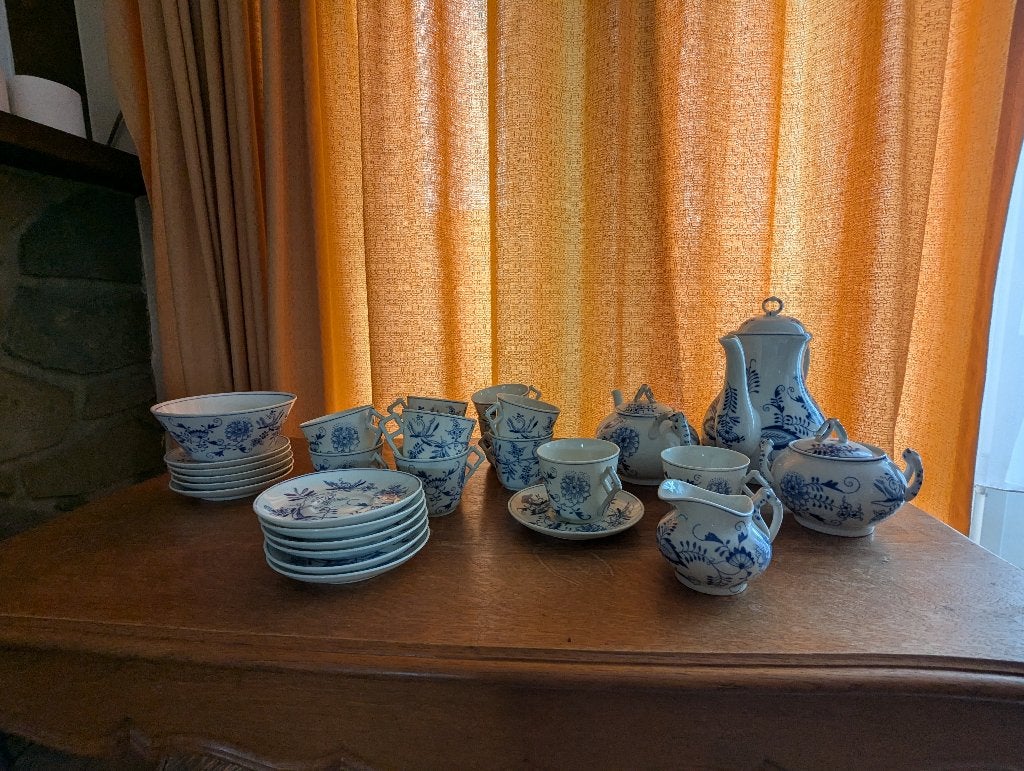 Service à thé et à café en porcelaine blanche et bleue, Ophalen