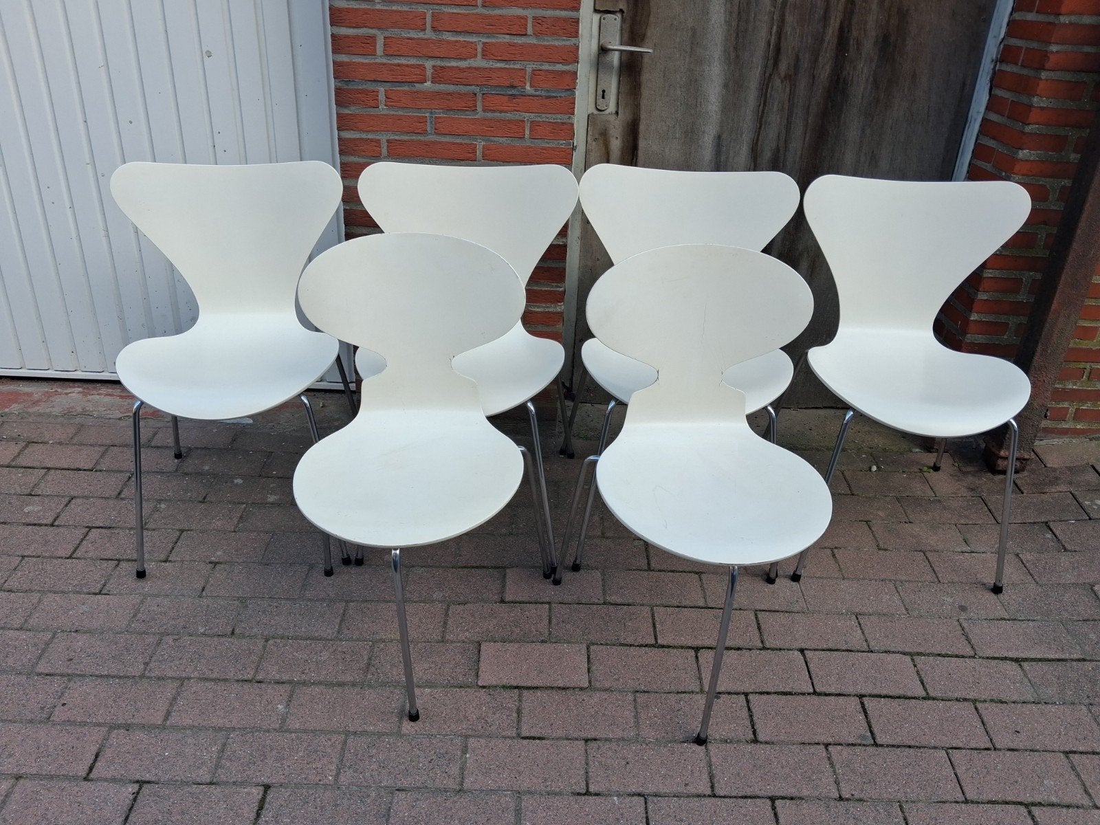 6 Fritz Hansen stoelen naar het ontwerp van Arne Jacobsen, Huis en Inrichting, Ophalen, Drie