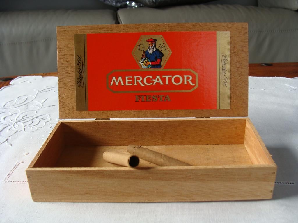Ancienne boîte en bois, vide cigare Mercator Festa,, Enlèvement ou Envoi, Comme neuf, Boite à tabac ou Emballage