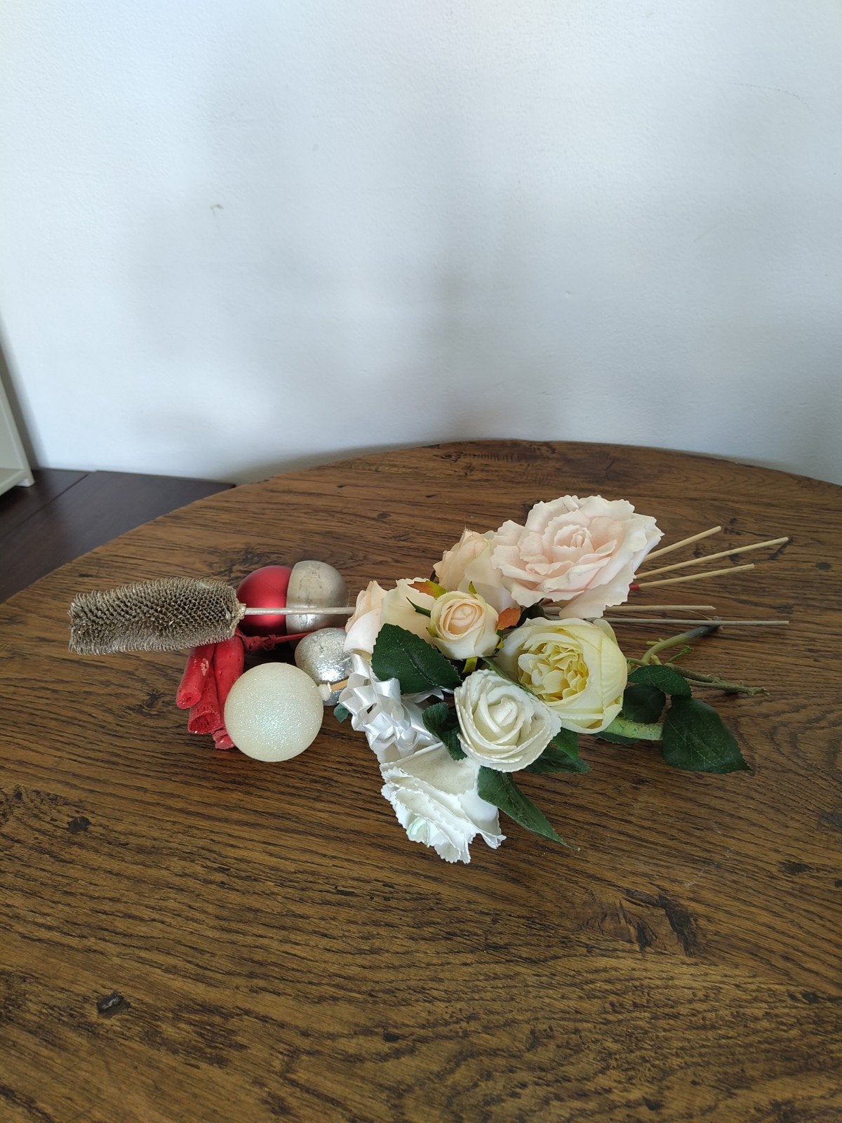 9 roses décoratives artificielles, Maison & Meubles, Accessoires pour la Maison | Plantes & Fleurs artificielles, Enlèvement ou Envoi