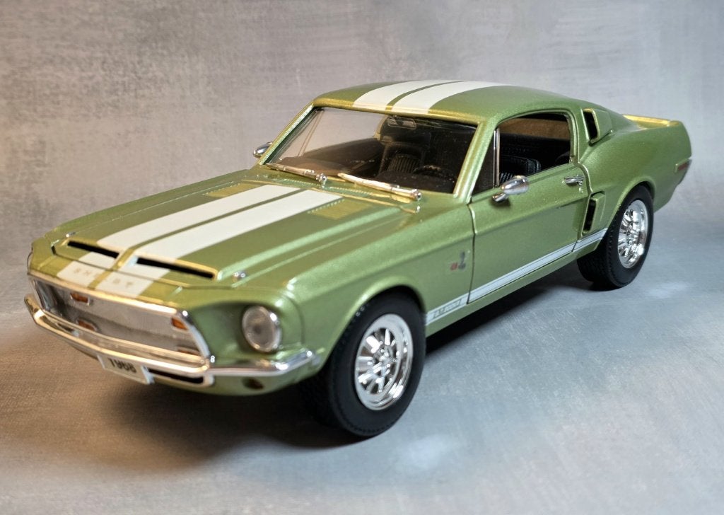 Road Legends 1/18 - Ford Mustang Shelby GT 500 KR 1968, Enlèvement ou Envoi, Comme neuf, Voiture, Autres marques