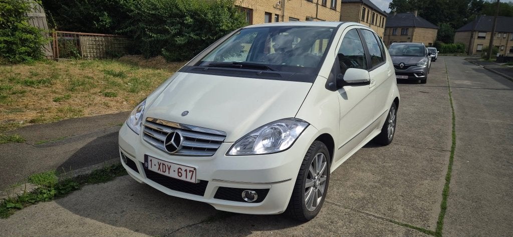 Mercedes A 160 07/2012, Autos, Achat, Attache-remorque, Boîte manuelle, Noir