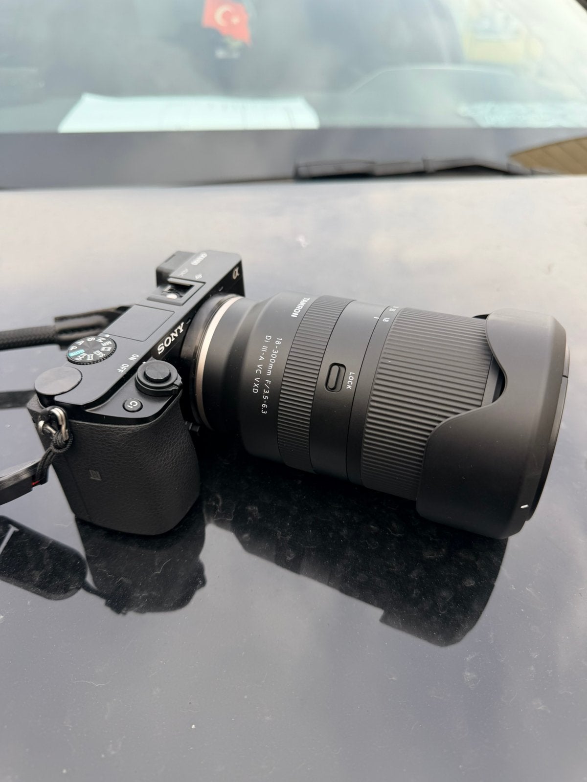 Sony a6100 + tamron 18-300mm + 16-50mm, Audio, Tv en Foto, Ophalen, Zo goed als nieuw