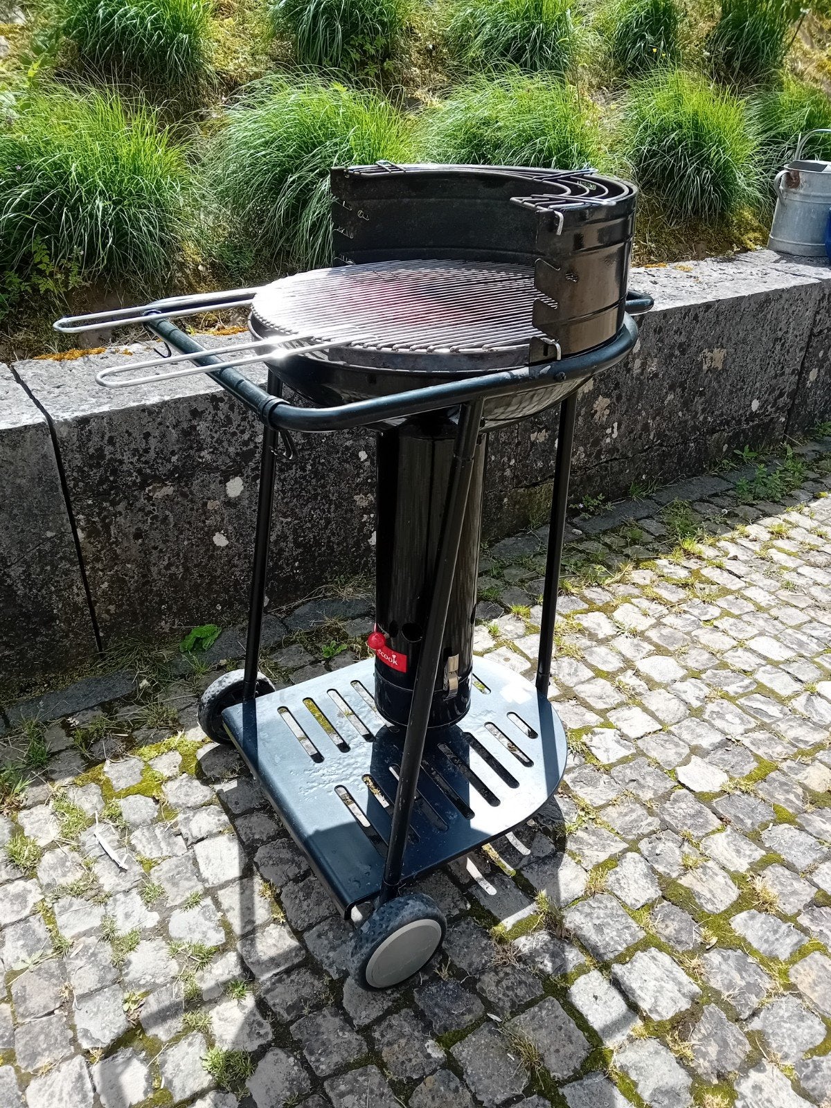Barbecue sur roue, Jardin & Terrasse, Barbecues au charbon de bois, Utilisé, Avec accessoires
