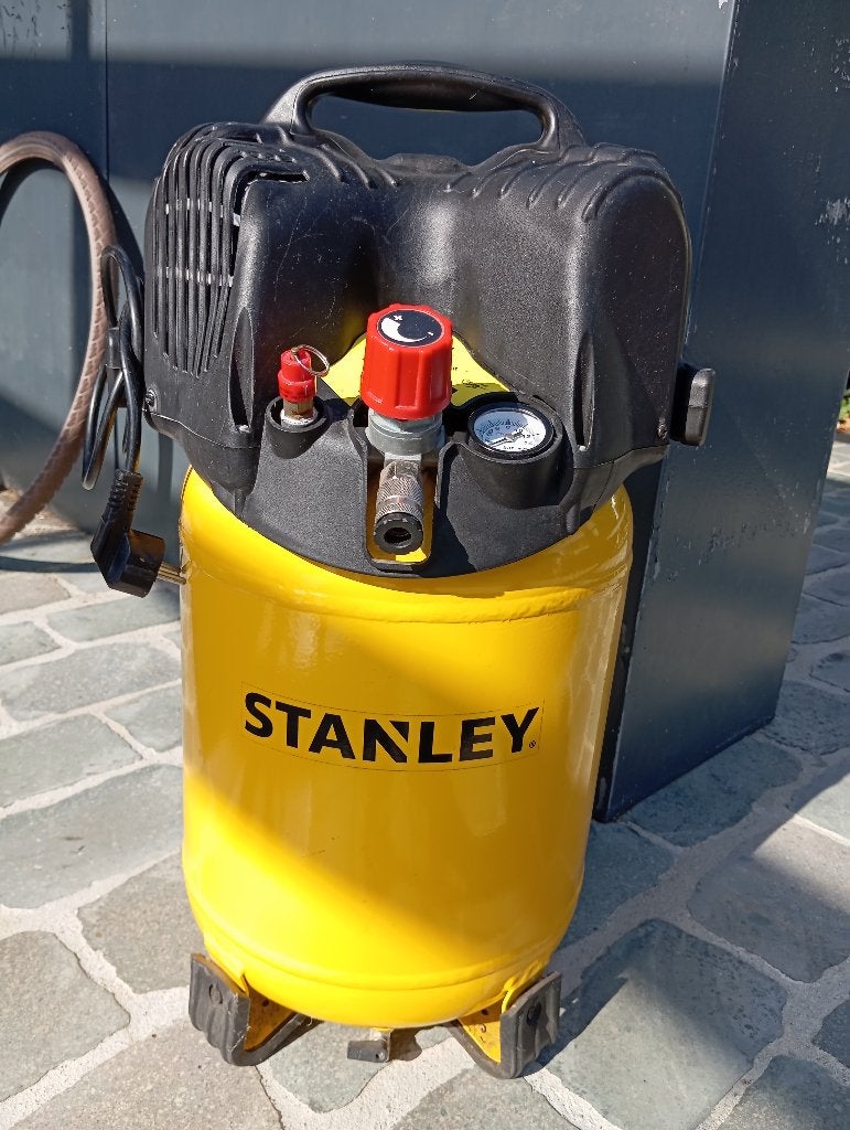 Compressor Stanley, Moins de 25 litres, Moins de 200 litres/min, Comme neuf, Enlèvement
