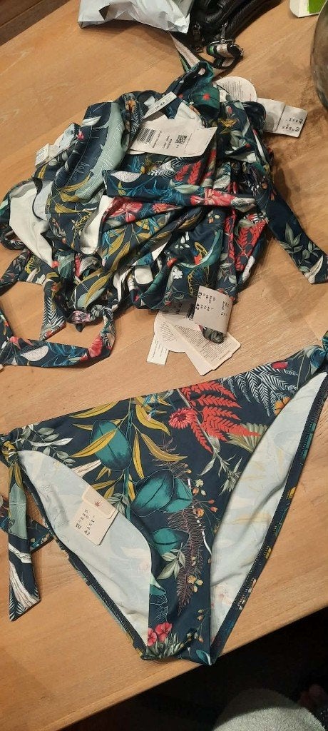 lot 9 bas de bikini triumph neuf 42 (pr revendeur ou vinted), Kleding | Dames, Badmode en Zwemkleding, Triumph, Ophalen of Verzenden