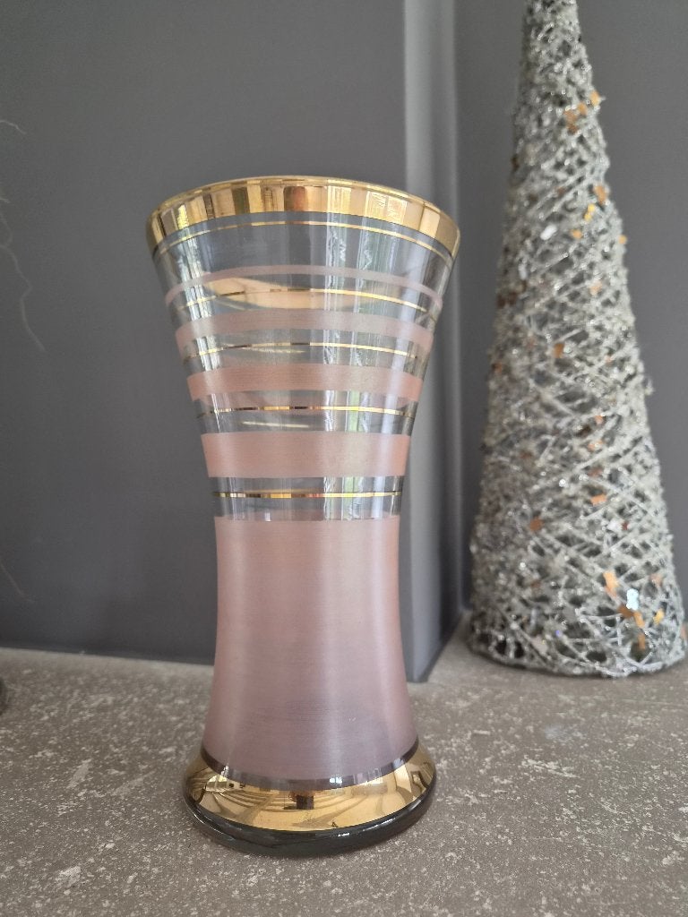 Booms en rosaline et verre doré — vers 1935-1955, Enlèvement