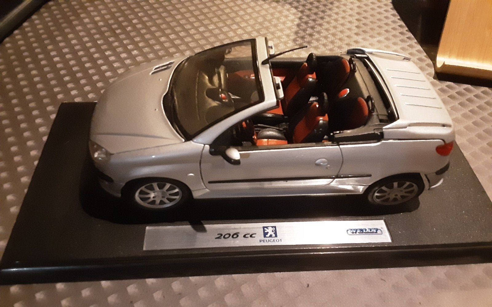 PEUGEOT 206 cc miniatuur, Ophalen of Verzenden, Zo goed als nieuw, Auto, Welly