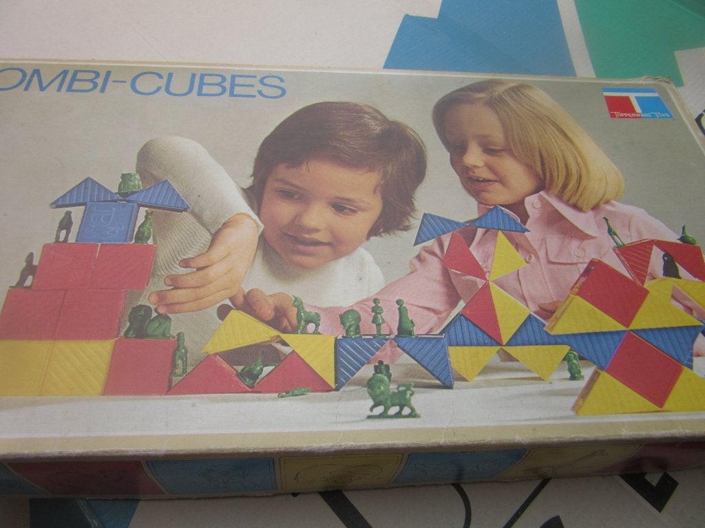Tupperware combi-cubes in goede staat + doos quasi compleet, Verzamelen, Ophalen of Verzenden, Zo goed als nieuw
