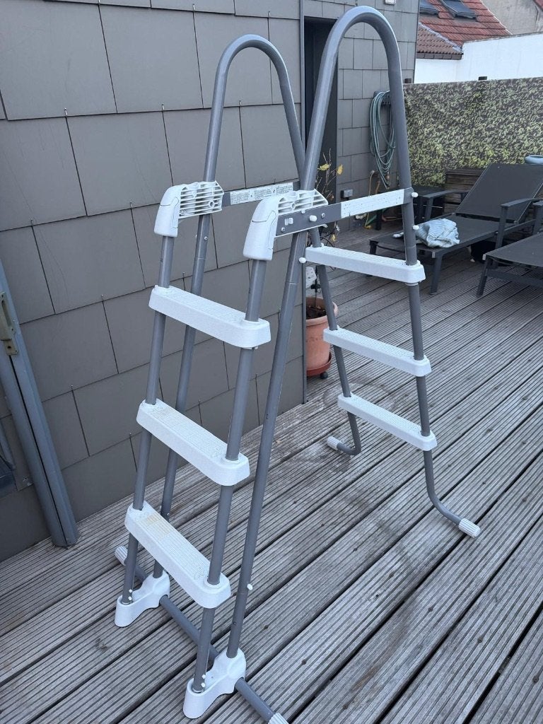 Zwembadladder, Tuin en Terras, Ophalen, Zo goed als nieuw, Ladder
