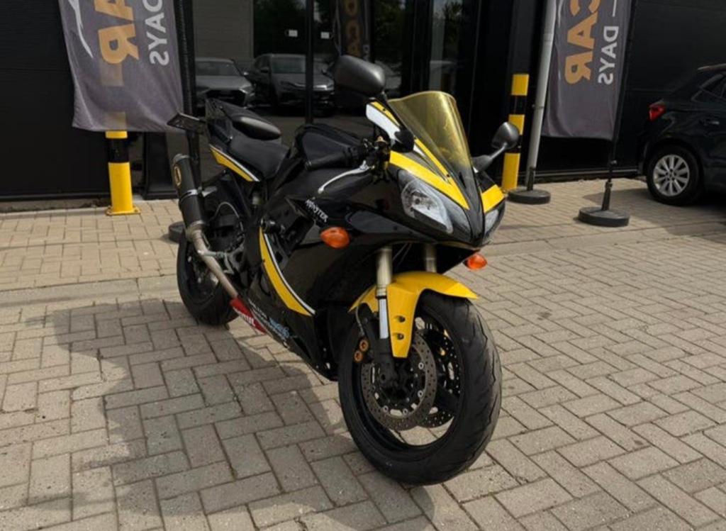 Yamaha r1 2002, Motoren, Motoren | Yamaha, Sportuitlaat, 4 cilinders, Motorrijbewijs A, Gebruikt