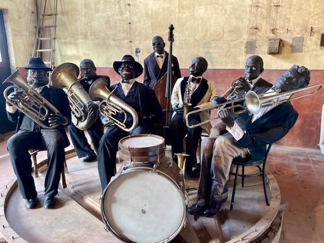 Levensgrote poppen / Jazzorkest met o.a. Louis Armstrong, Antiek en Kunst, Ophalen